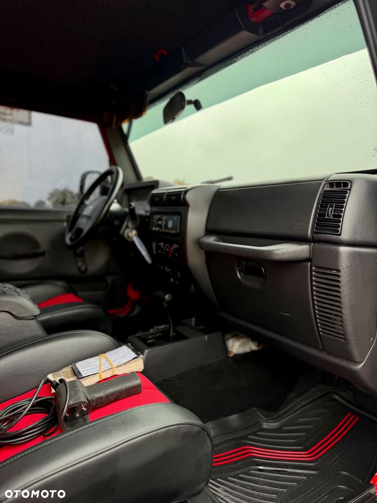 Jeep Wrangler - 28