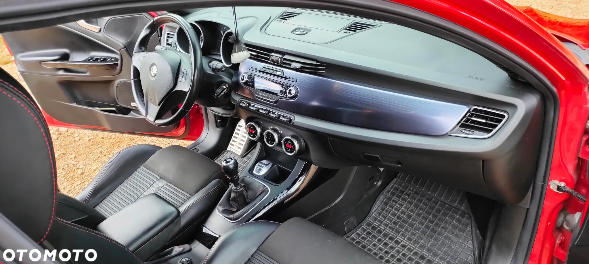Alfa Romeo Giulietta 1750 TBi Quadrifoglio Verde - 12