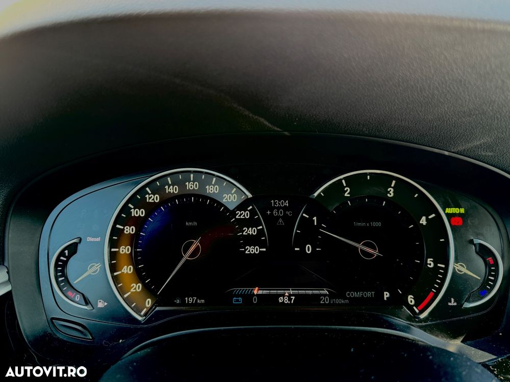 BMW Seria 5 520d xDrive AT - 13