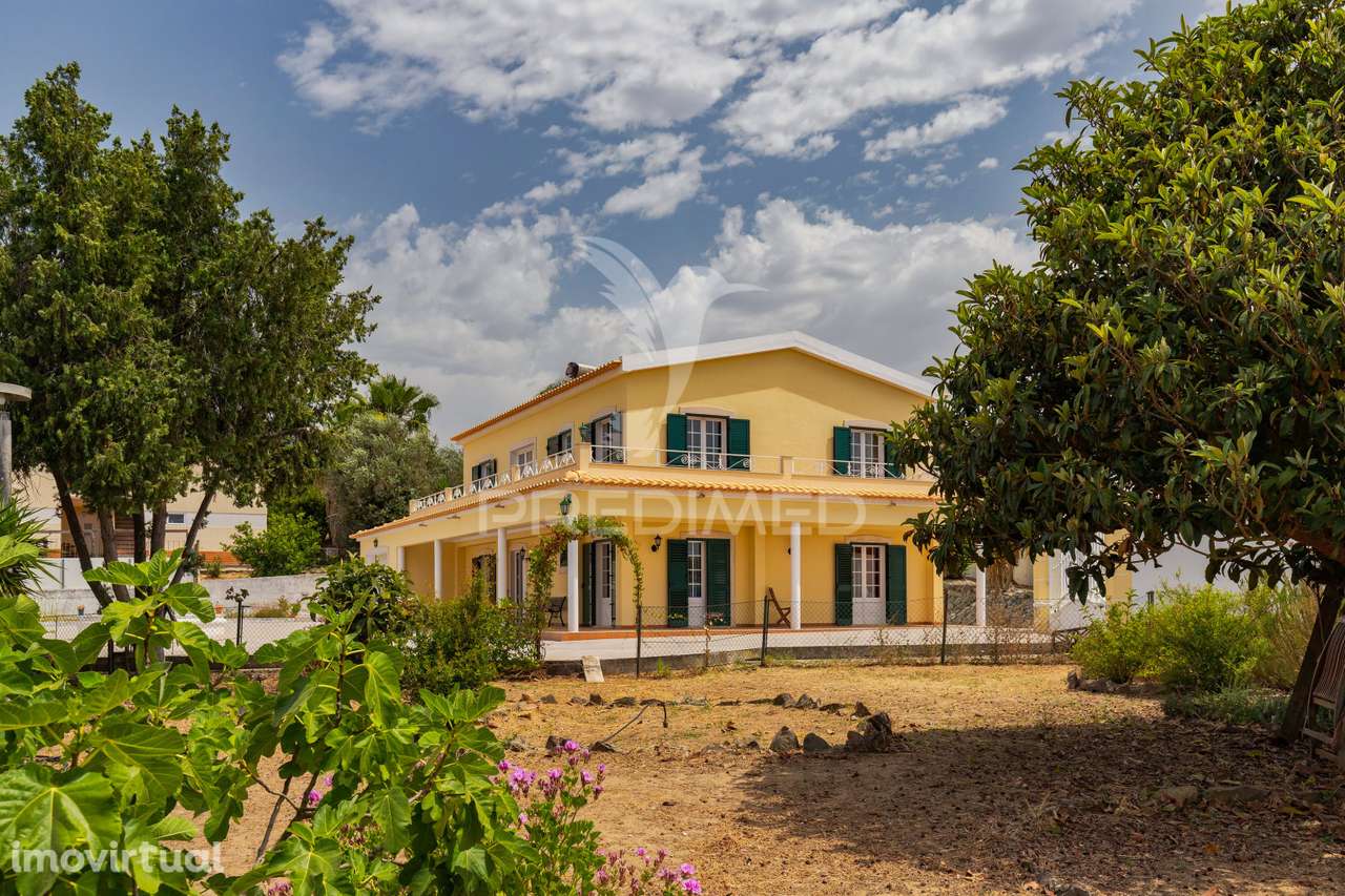 Encantadora Moradia T5 em Alcácer do Sal com terreno de 1540m2 em p... - Grande imagem: 2/35