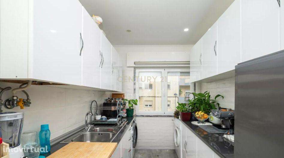 T1 +1 na Zona Central da Reboleira – Oportunidade de Investimento - Grande imagem: 2/18