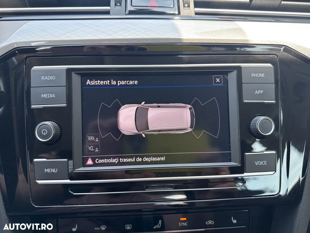 Volkswagen Passat 2.0 TDI DSG Comfortline - 19