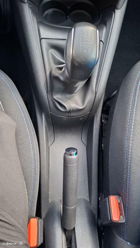 Peugeot 208 1.2 PureTech Signature - 17