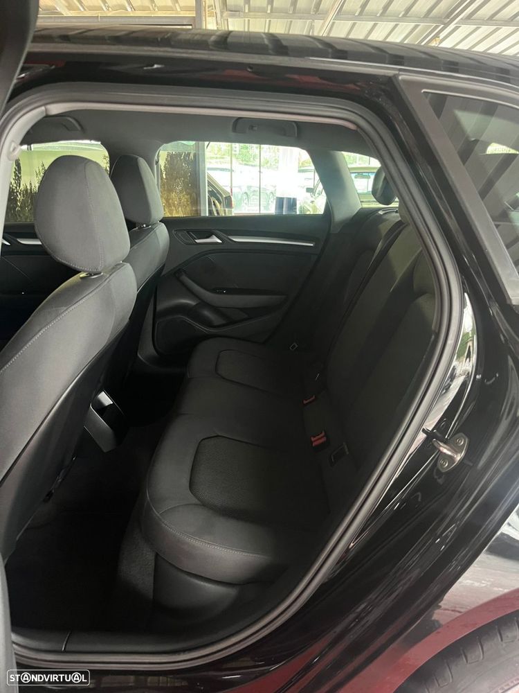 Audi A3 Sportback 1.6 TDI Design - 24