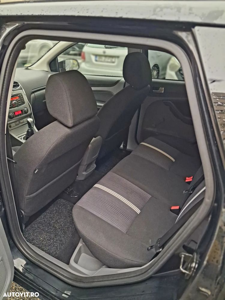 Ford Focus 1.6 TDCi Ambiente - 7