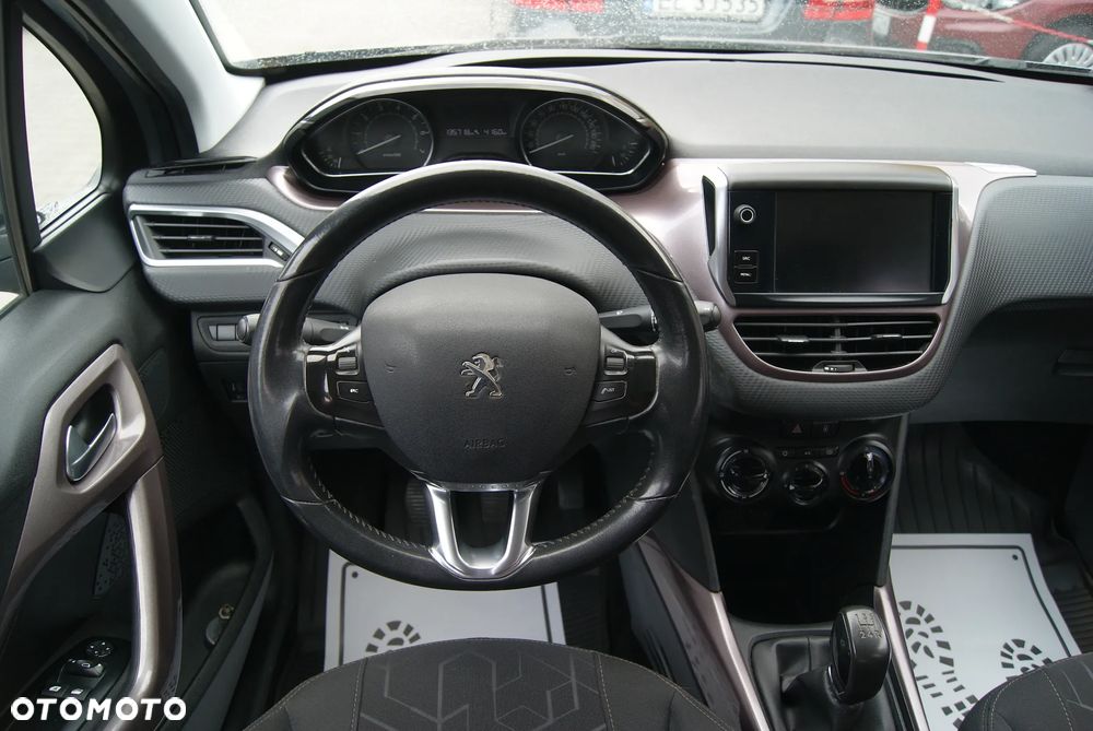 Peugeot 2008 1.2 Pure Tech Style - 11