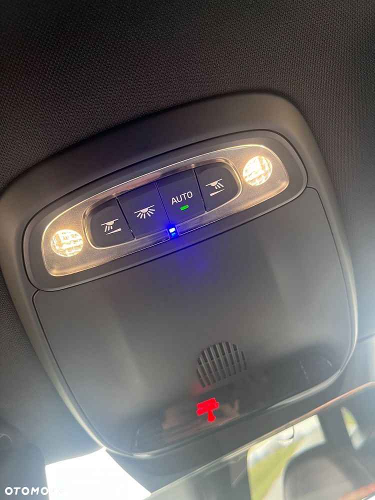 Volvo V40 D2 R-Design - 32