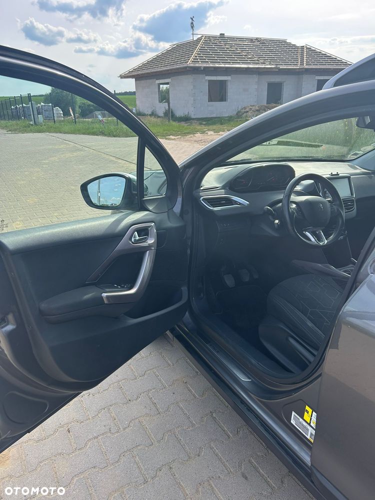 Peugeot 2008 1.6 BlueHDi Style - 10