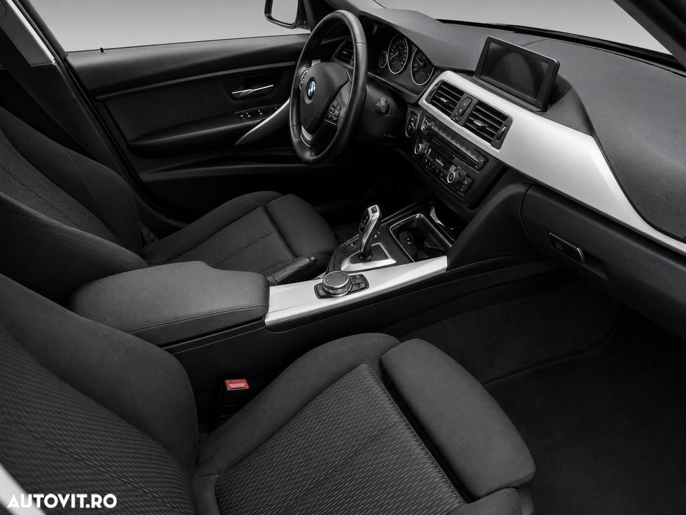 BMW Seria 3 320d Aut. Luxury Line - 7