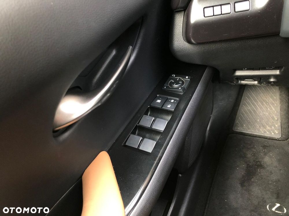 Lexus UX 250h GPF F Sport Design 2WD - 35