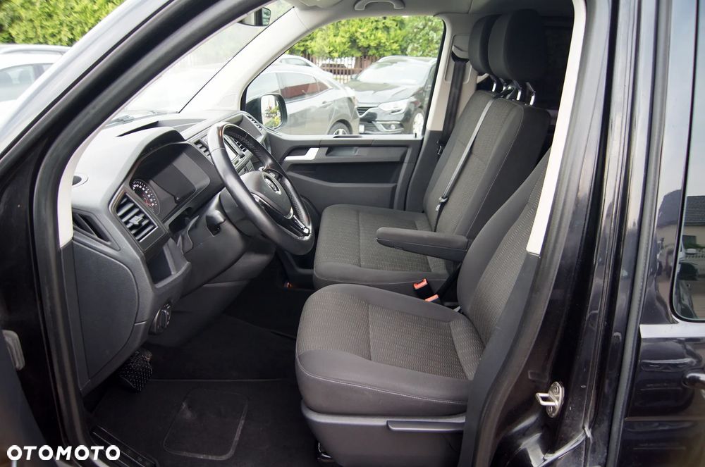 Volkswagen Caravelle - 10