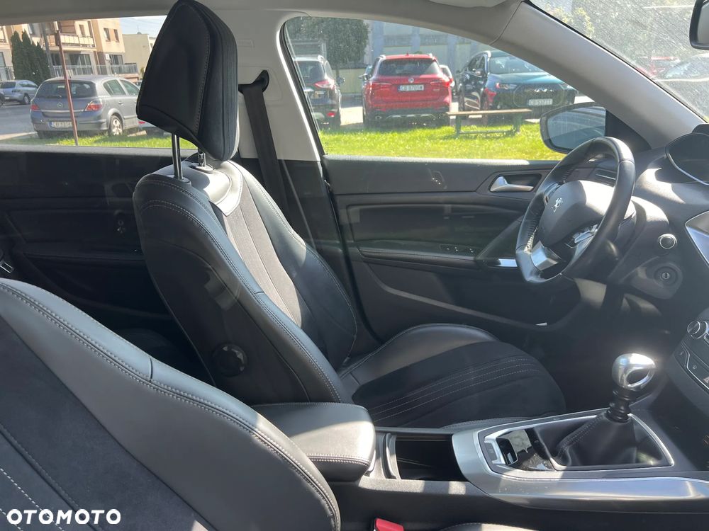 Peugeot 308 1.2 PureTech Allure S&S - 6