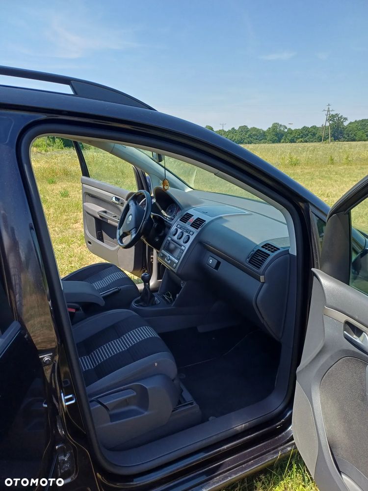 Volkswagen Touran - 8