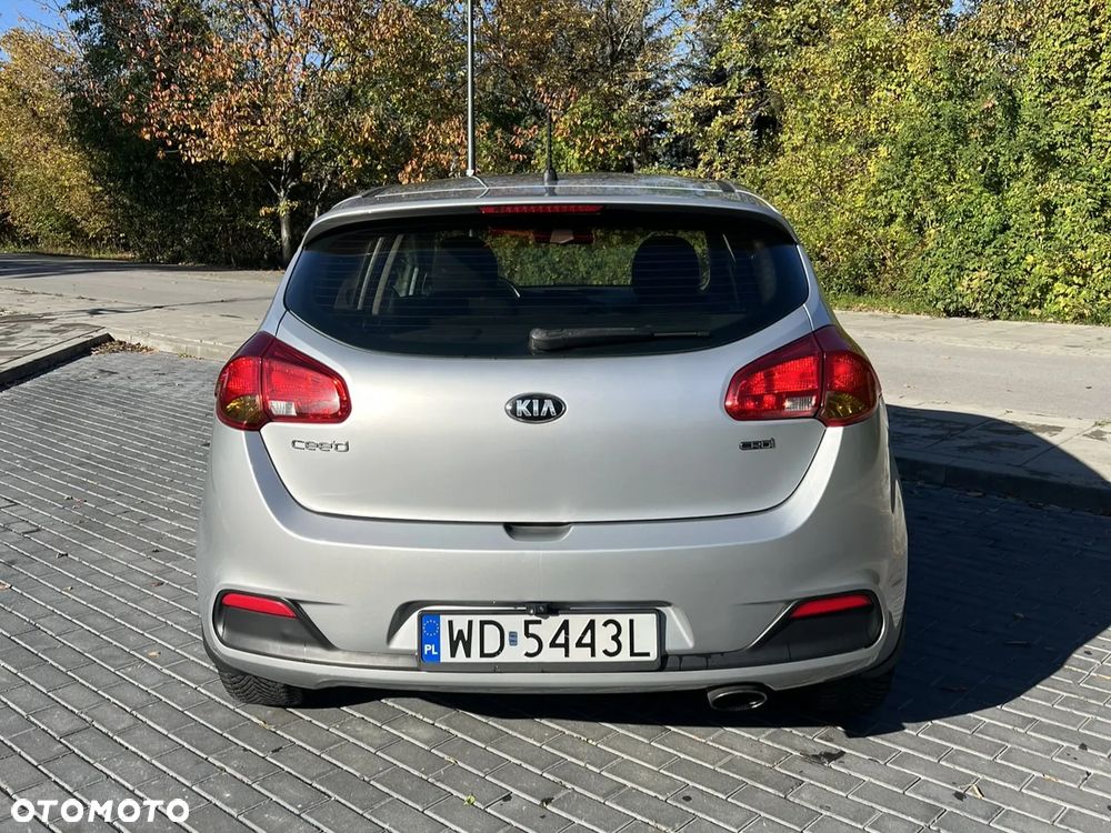 Kia Ceed - 10