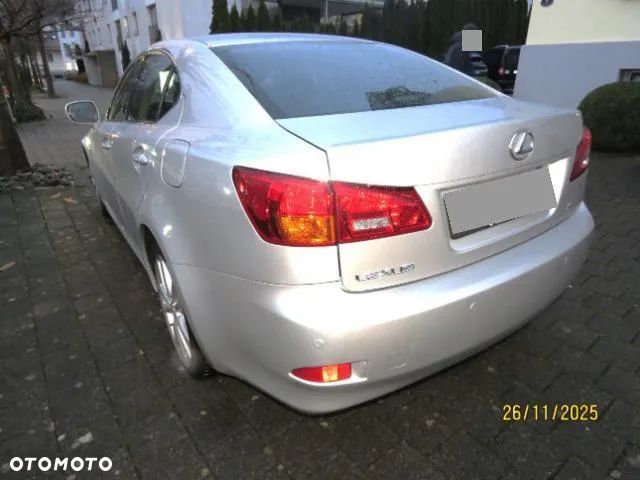 Lexus IS - 3