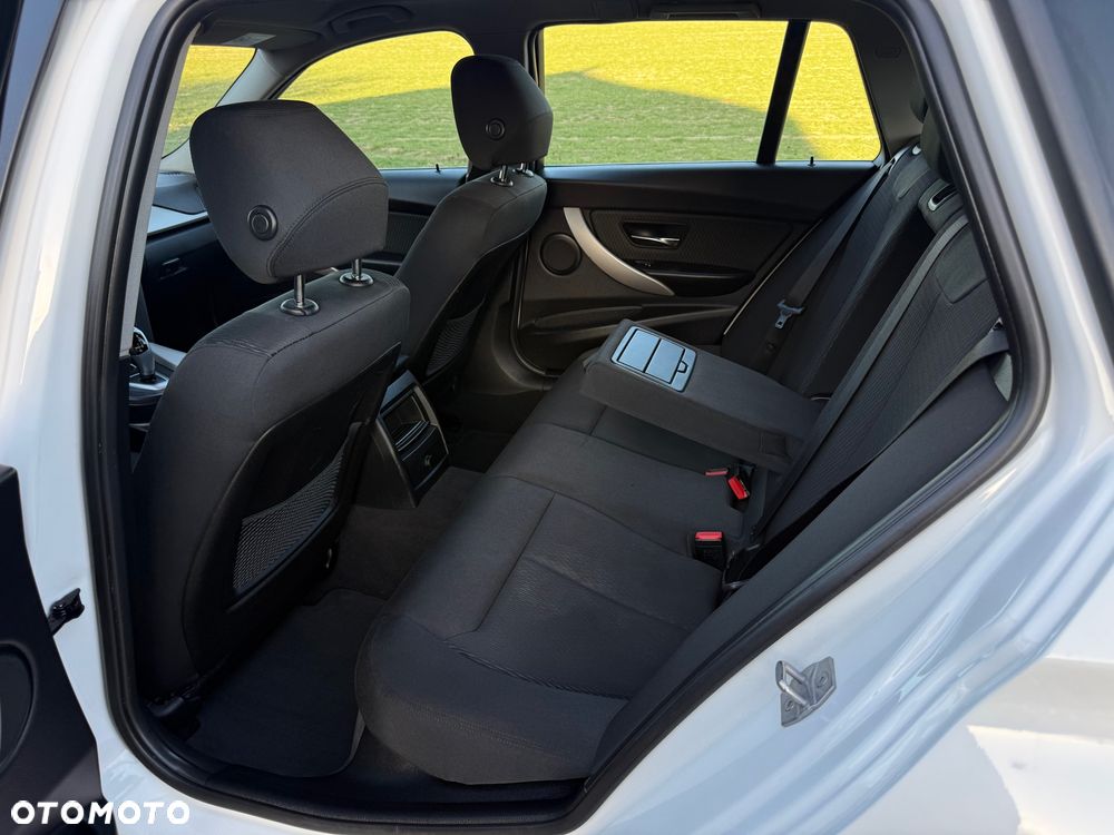 BMW Seria 3 316d Sport Line - 16