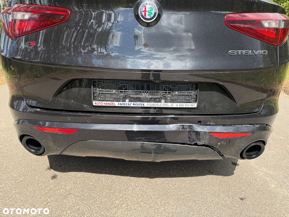 Alfa Romeo Stelvio - 8