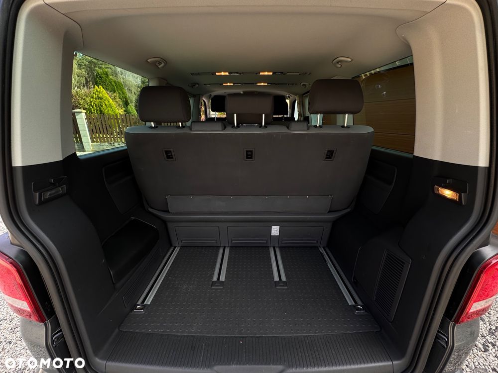 Volkswagen Multivan - 37