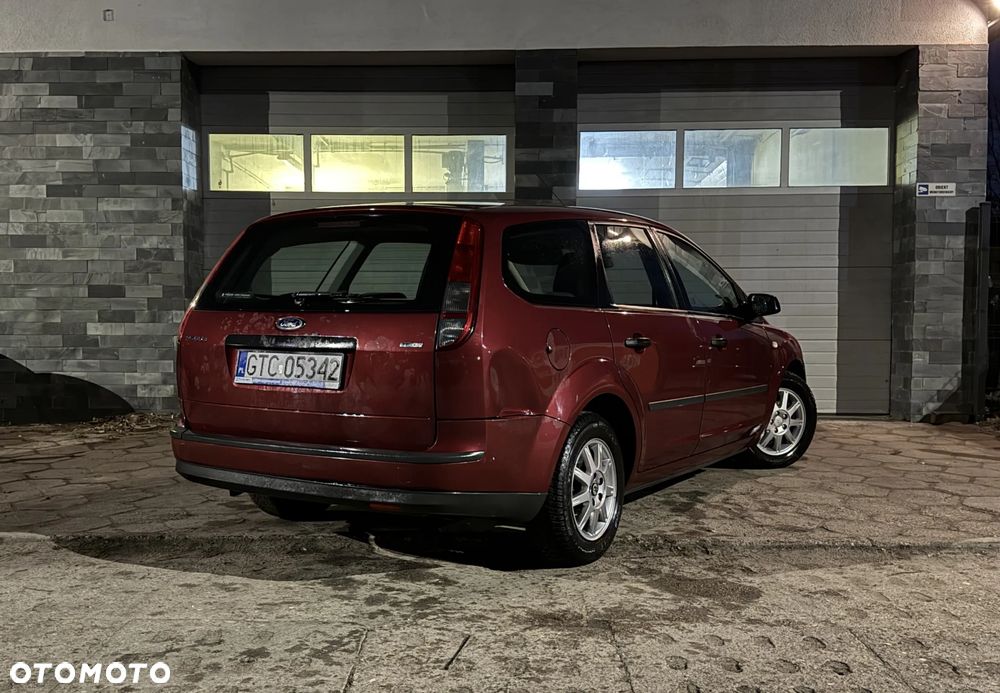 Ford Focus 1.6 TDCi Ambiente DPF - 6