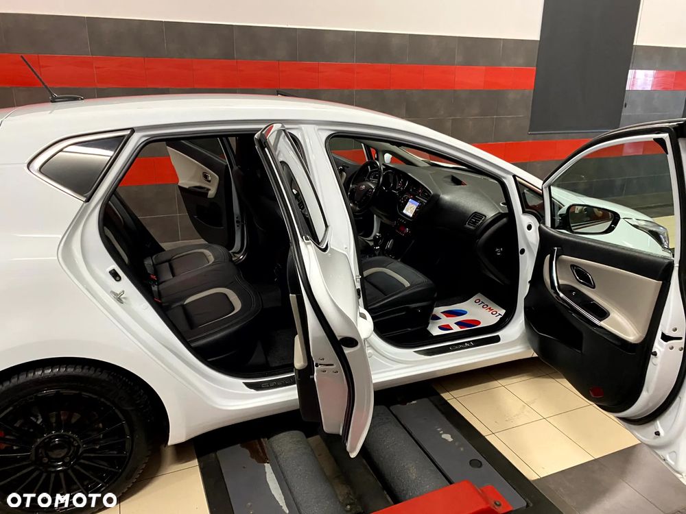 Kia Ceed 1.6 GDI Platinum Edition - 23