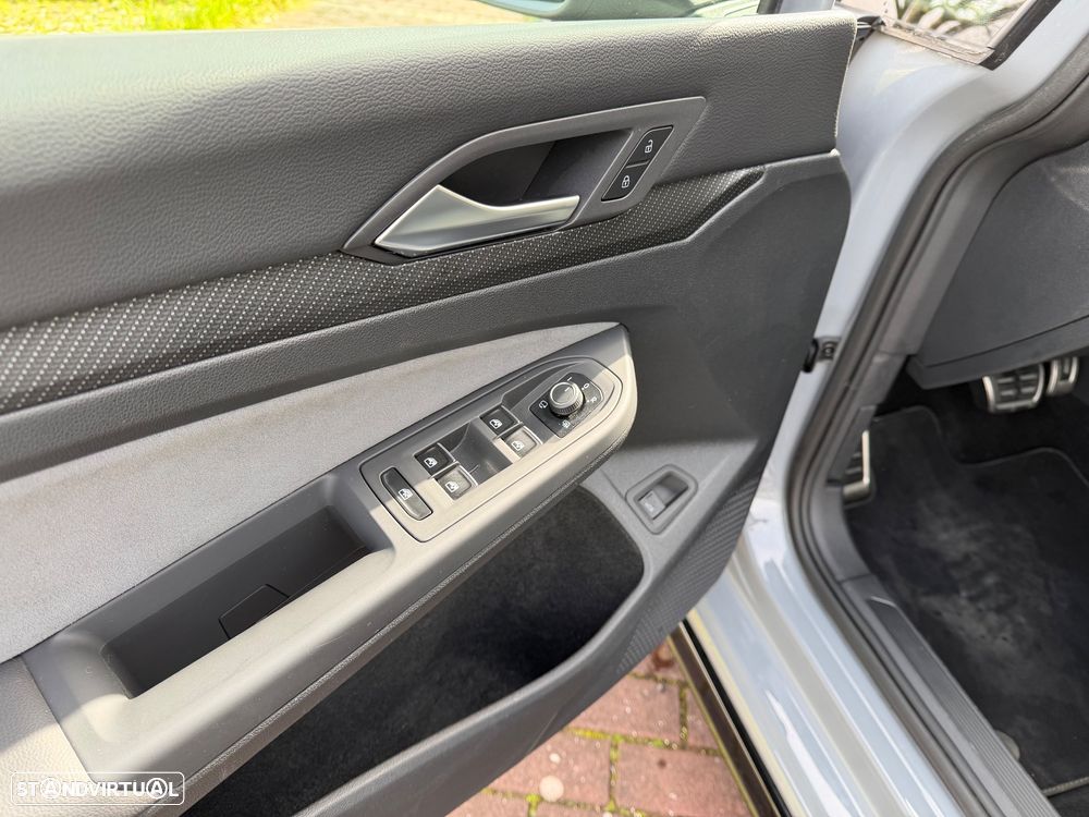 VW Golf 2.0 TDI SCR DSG R-Line - 21