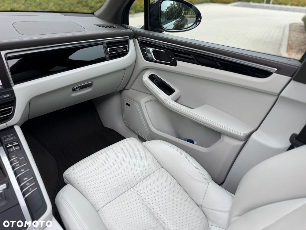 Porsche Macan - 37