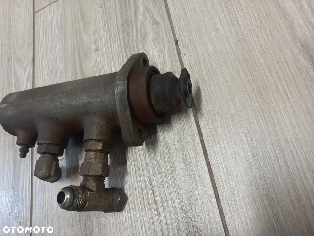 Pompka sprzęgłowa RENAULT ARES 540,550.610,620, massey ferguson 6120,6130,6140,6150,6160,6235,6245,6255,6260,3790407m2,7700043049 - 4