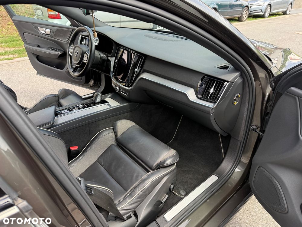 Volvo S60 B4 B R-Design - 18