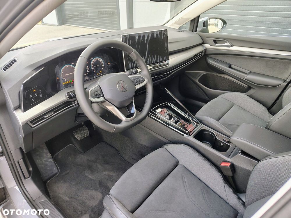 Volkswagen Golf Variant - 11