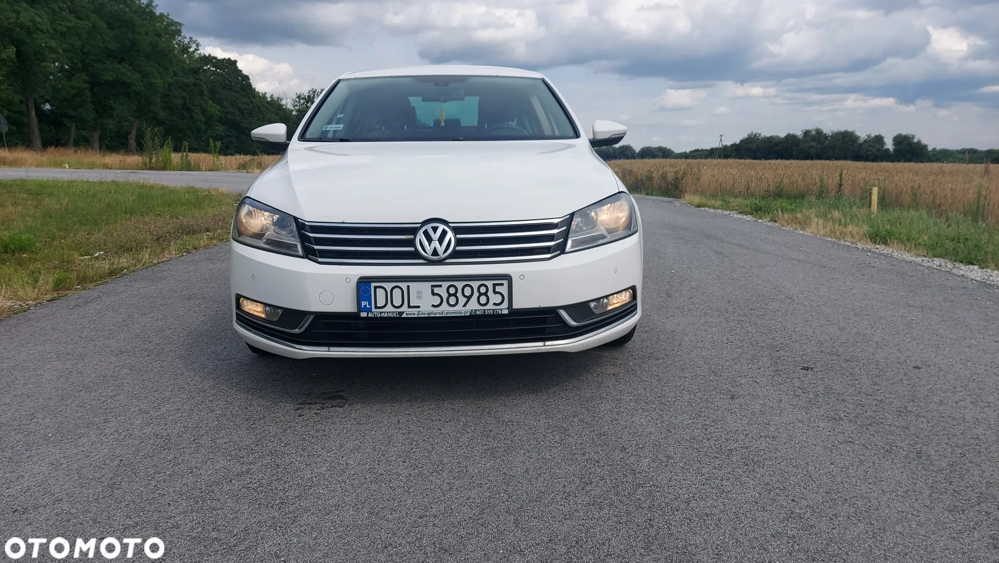 Volkswagen Passat 1.6 TDI DPF BlueMot Highline - 2