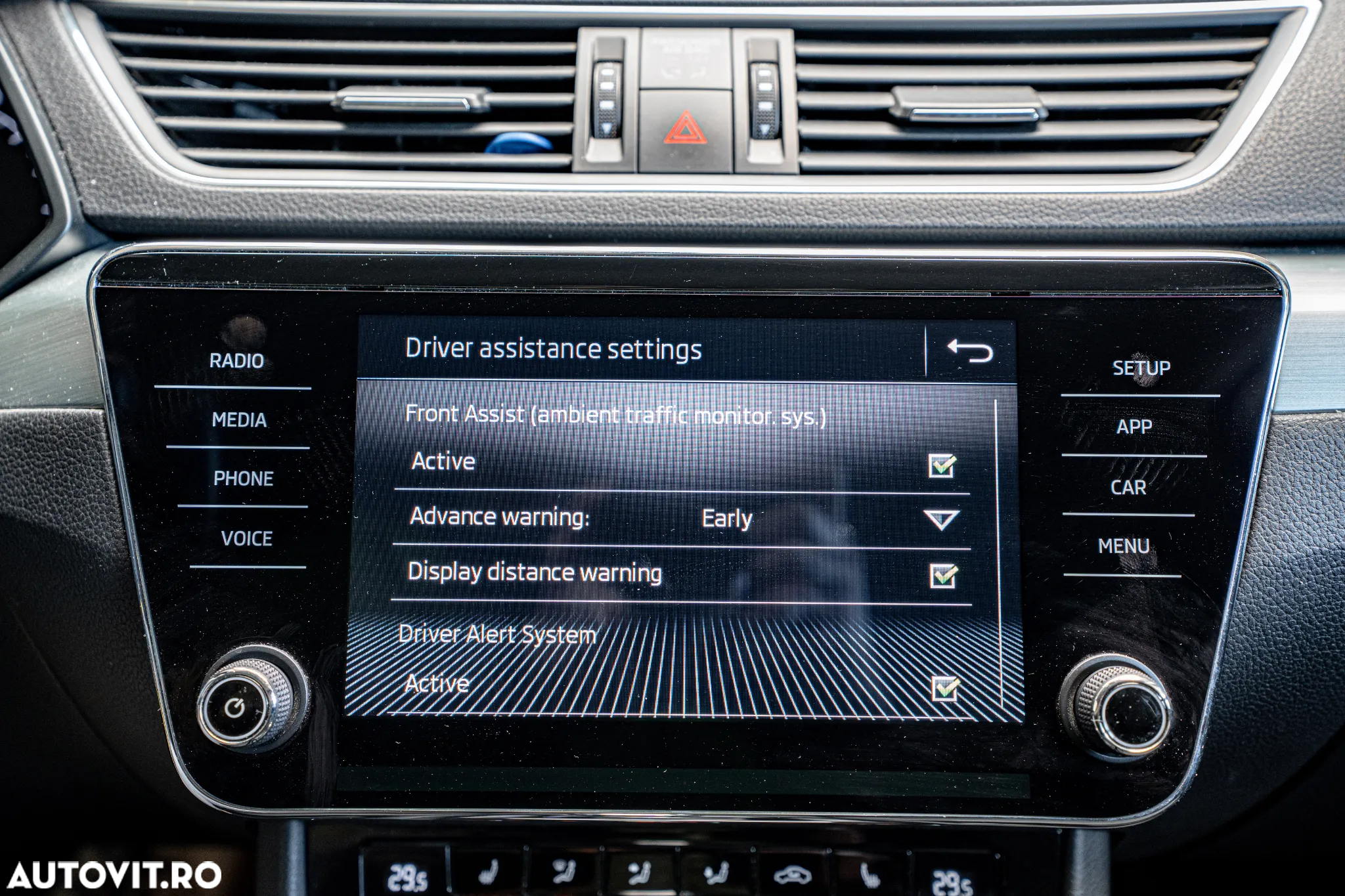 Skoda Superb 2.0 TDI DSG Style - 10