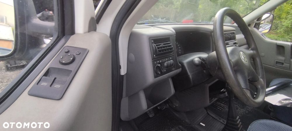 Volkswagen Transporter - 13