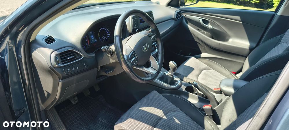 Hyundai i30 1.5 DPI Classic + - 15