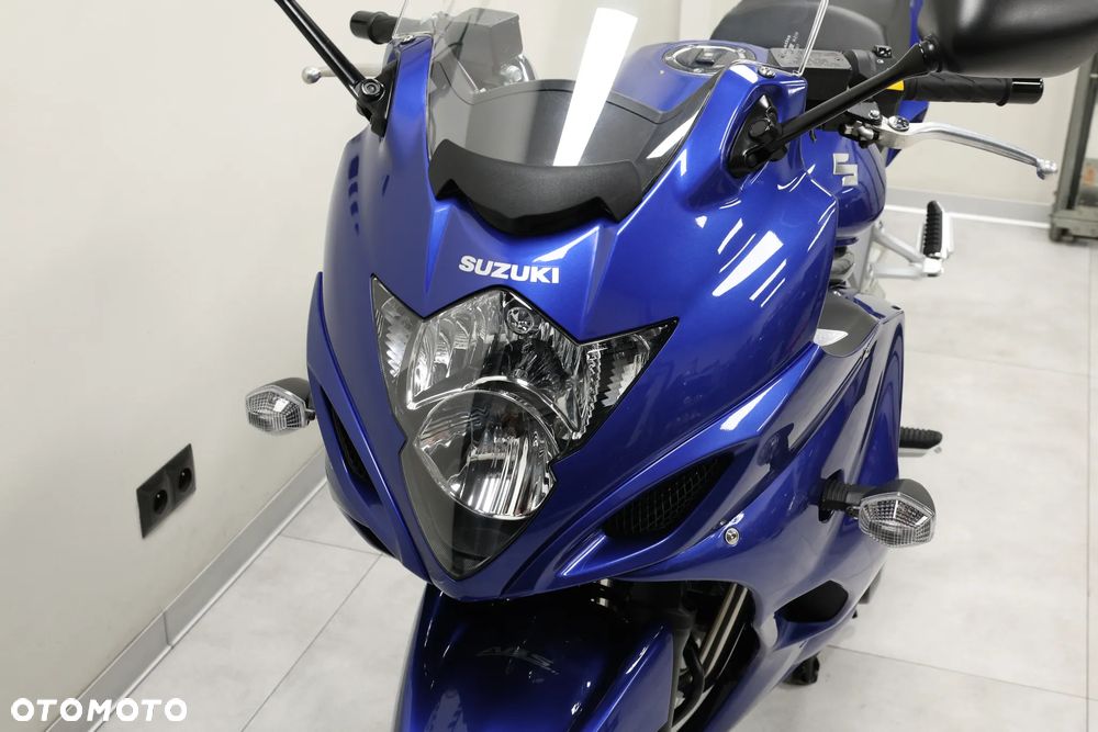Suzuki GSX - 20