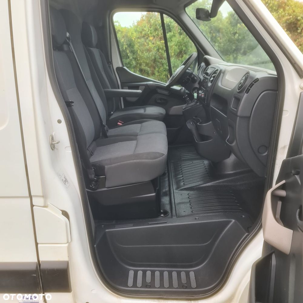 Nissan NV400 - 18