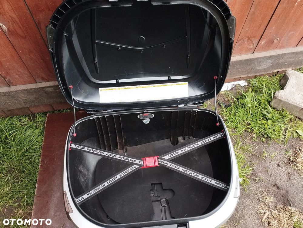 Kufer centralny Givi V56 Maxia 4 - 12