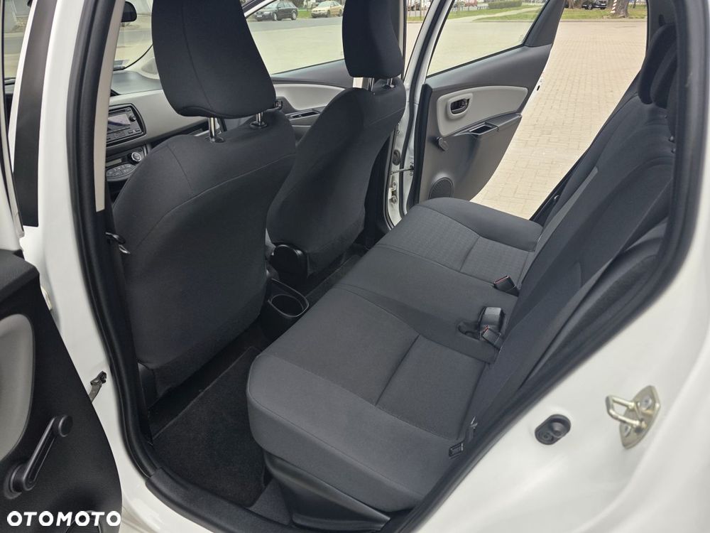 Toyota Yaris Hybrid 100 Active - 14