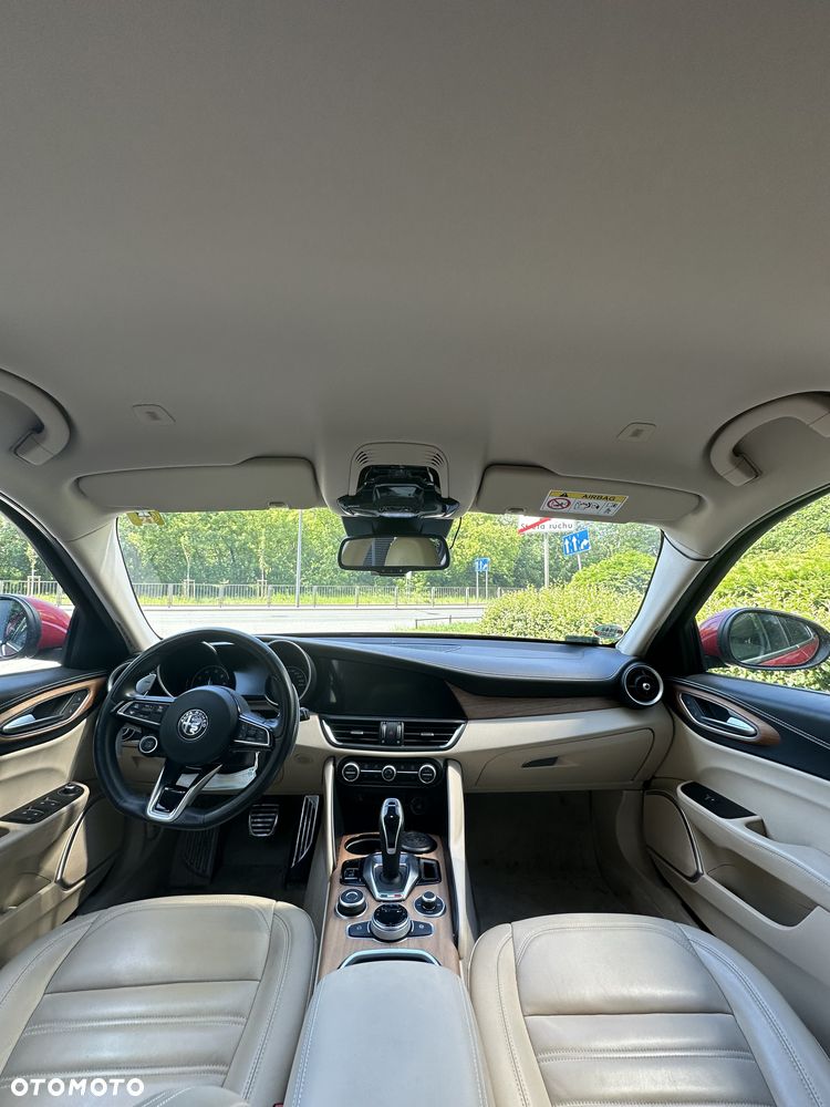 Alfa Romeo Giulia 2.0 Turbo Business - 3