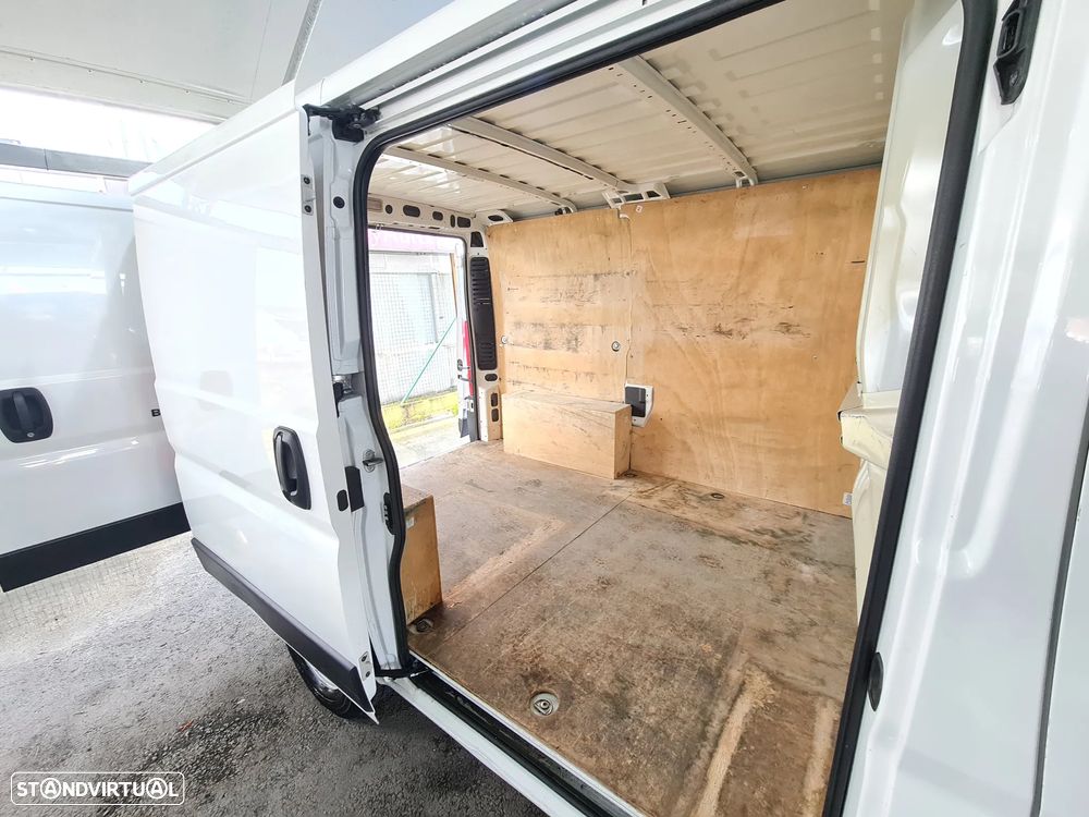 Peugeot BOXER 2.0 Blue-Hdi L1H1 *GPS/Ac/ IVA DEDUTÍVEL - 17