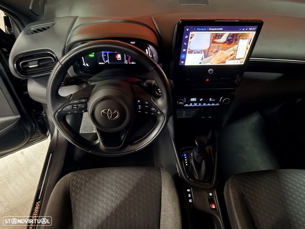 Toyota Yaris Cross 1.5 HDF Premier Edition - 9