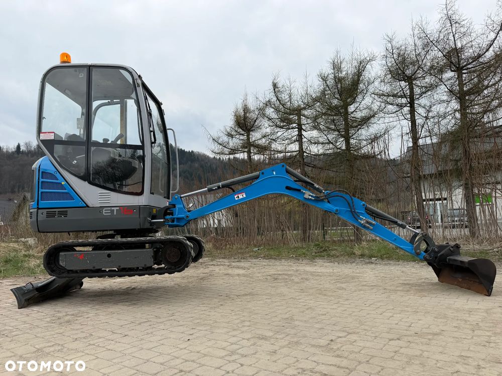 Wacker Neuson ET16 Minikoparka Koparka 2 tony. 793mtg JAK NOWA 2018 rok z Gospodarstwa Norweskiego 793 mtg. IGŁA! Rozsuwane hydraulicznie gąsienice. Dodatkowe sekcje Hydrauliczne. Silnik Yanmar 3 cyl. Aktualna DEKRA BMWT. Po serwisach! Ani deka luzów i wycieków. OKAZJA TANIO. Zadbana maszyna. 2 łyżki. Nie różni się od nówki sztuki z salonu!! Wielka Okazja. Fabryczny lakier na podzespołach! - 31