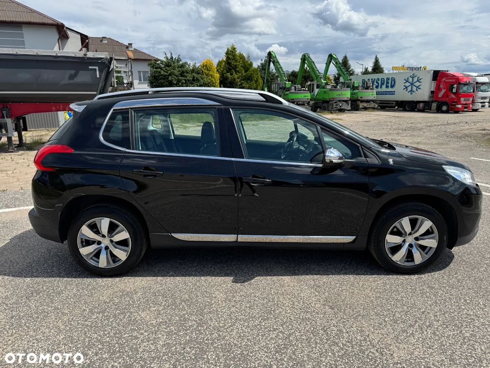 Peugeot 2008 1.2 Pure Tech GPF Allure S&S - 11