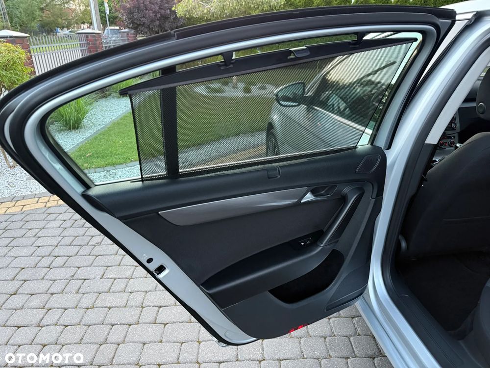 Volkswagen Passat 2.0 TDI Comfortline - 26