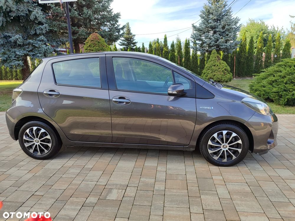 Toyota Yaris Hybrid 100 Life - 5