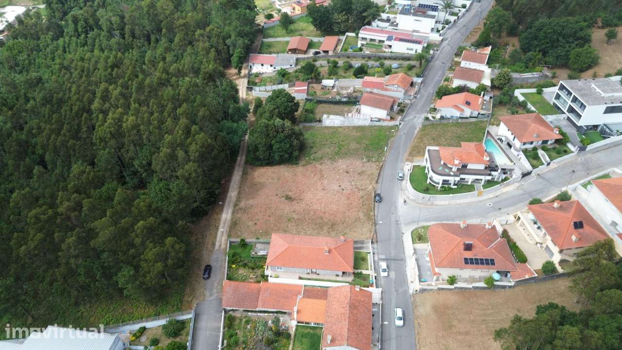 Terreno para Construção de 3 Moradias Geminadas com Projeto Aprovado | - Grande imagem: 2/16