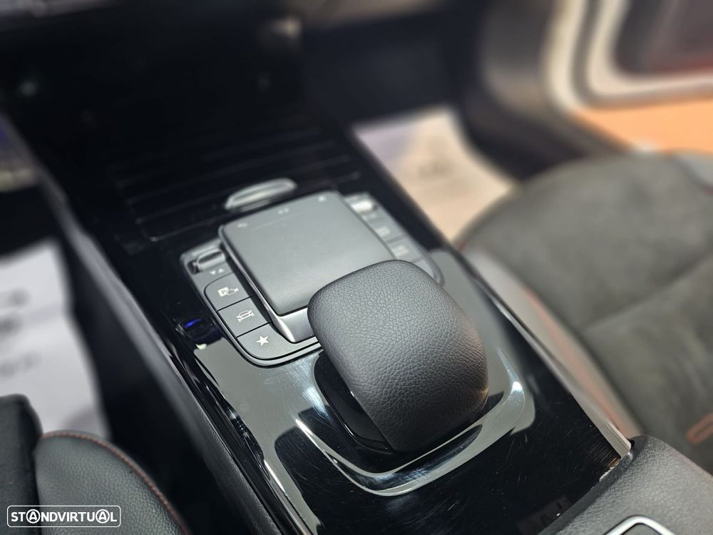 Mercedes-Benz A 250 e AMG Line - 19