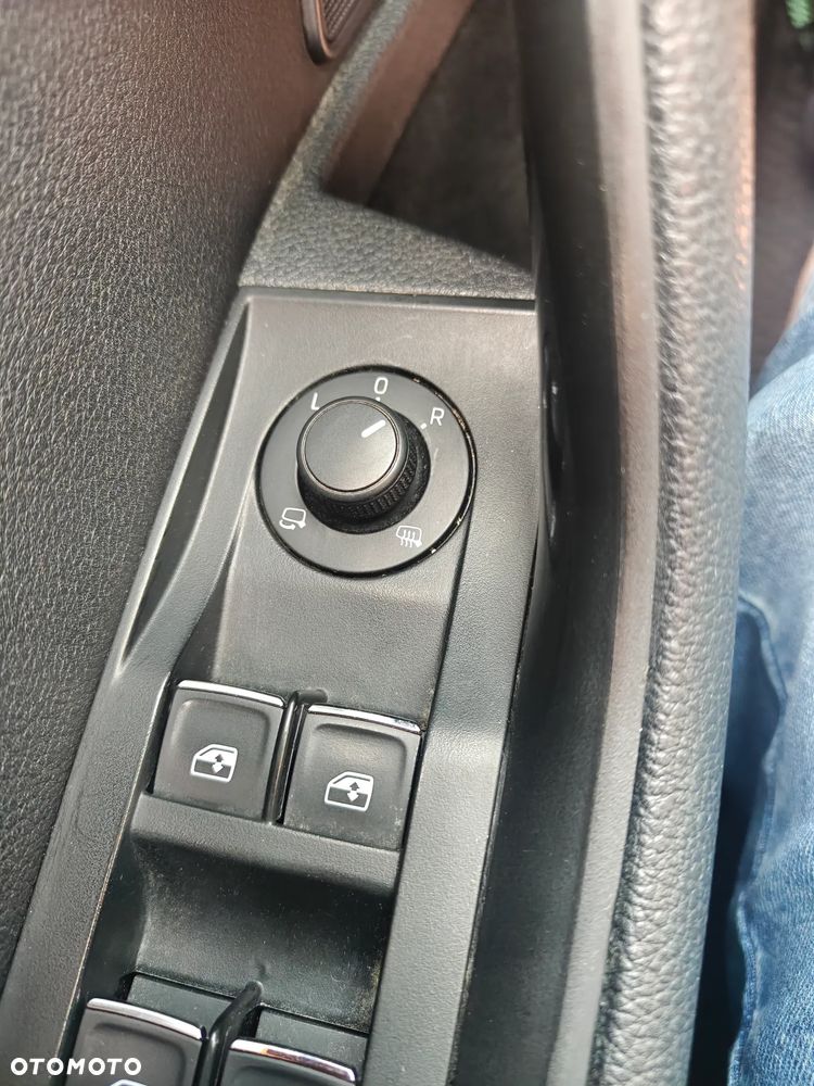 Skoda Superb 2.0 TDI Ambition DSG - 29