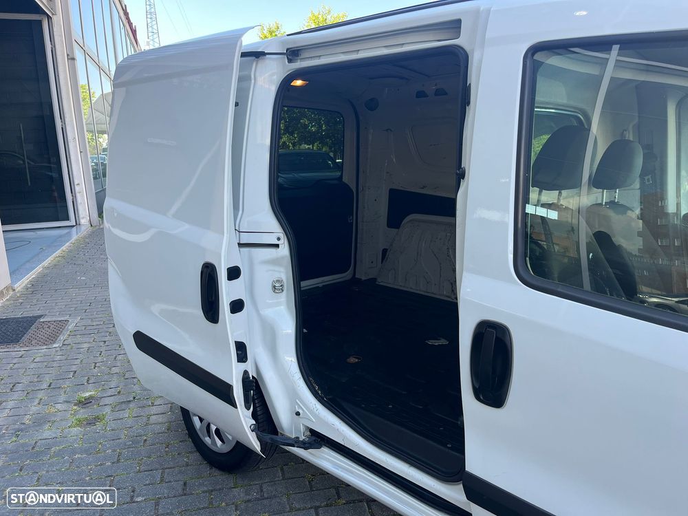 Opel Combo 1.6 CDTI  AC - 25