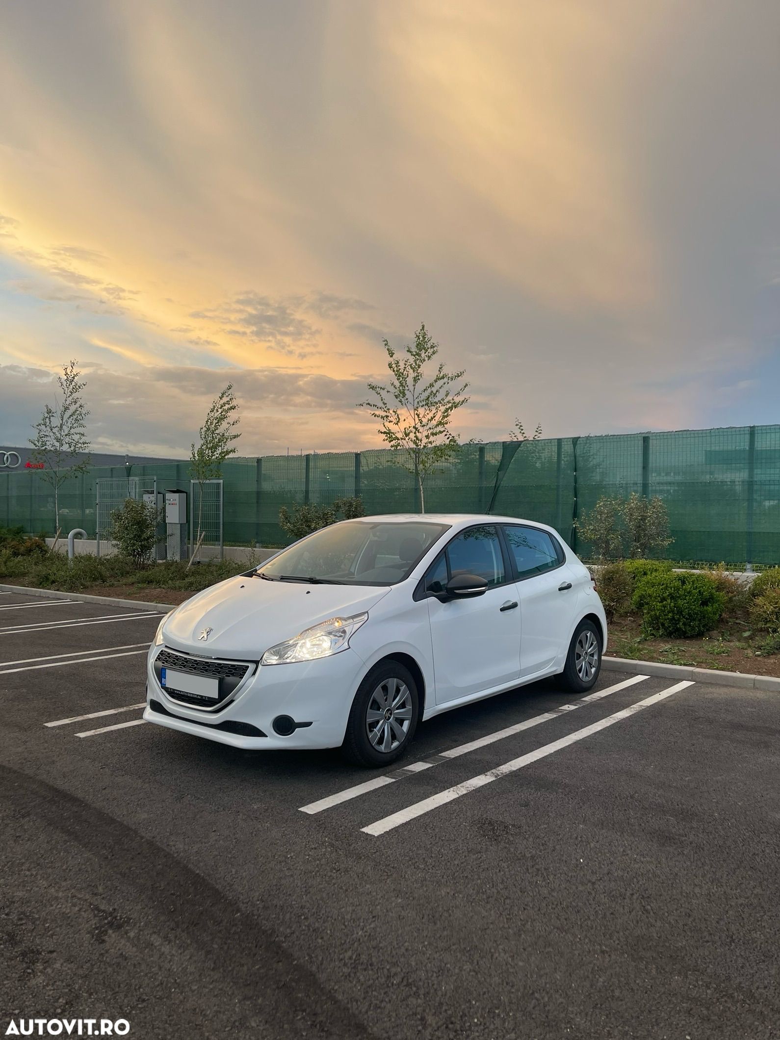 Peugeot 208 - 1