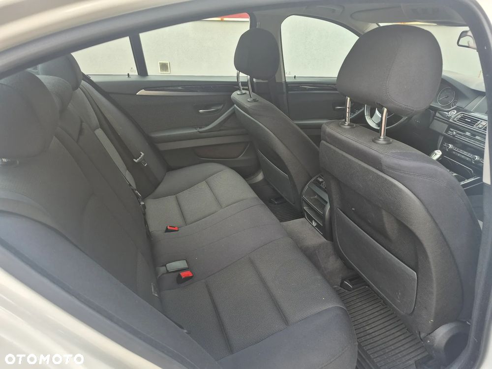 BMW Seria 5 518d Luxury Line - 25
